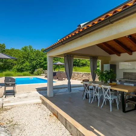 Casa Carizia - Groznjan, Istria * Makovci
