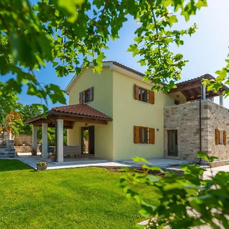 Casa Carizia - Groznjan, Istria Makovci